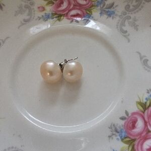 Cream White  Pearl Stud Earrings